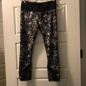 Lululemon pace rival floral crops